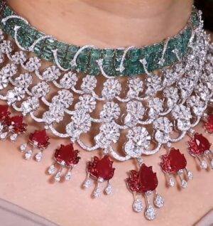 Natural Ruby Necklace with Natural Diamonds (VS1, G/H Color, IGI Certified)